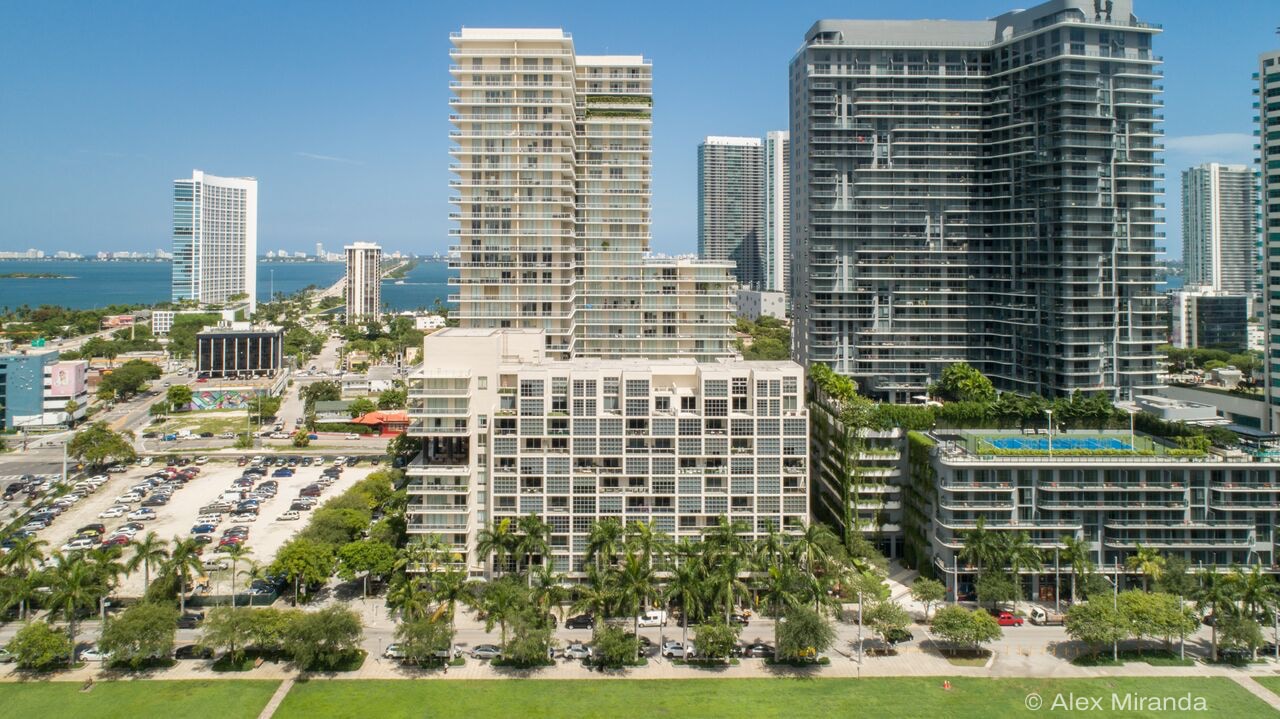 2Midtown Condos luxury building